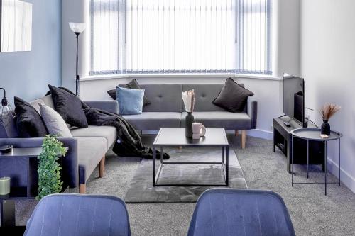 Posezení v ubytování Perfect for Contractors, Driveway with Free Parking, Close to City Centre