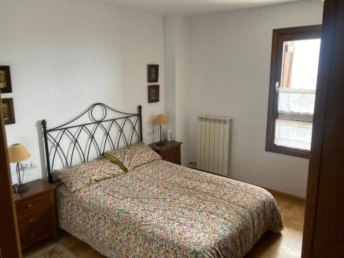 En eller flere senge i et værelse på CASA de DRON Cerler