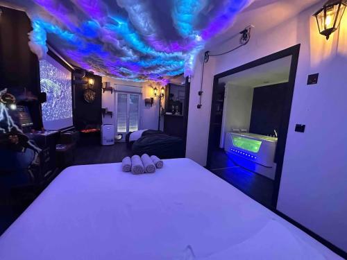 Apartment Cinema, Jacuzzi, Borne arcade