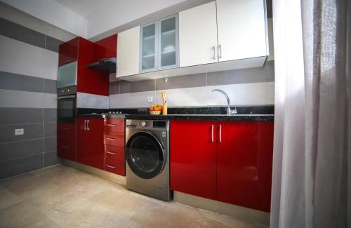 Dapur atau dapur kecil di 200m van Strand met Airco voor 6 personen nabij Marina bay