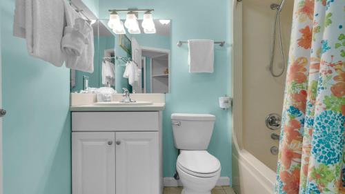 Ένα μπάνιο στο Mistral 6