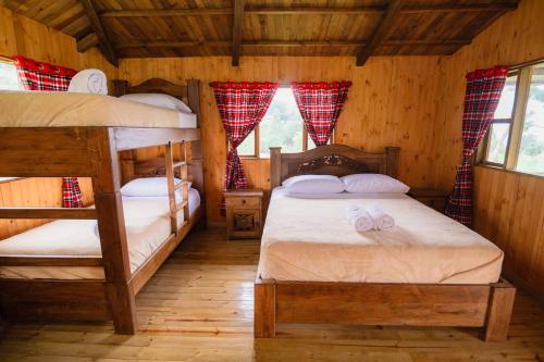Postel nebo postele na pokoji v ubytování Primavera Ecoalbergue