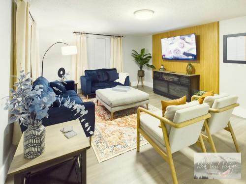 TV a/nebo společenská místnost v ubytování NEW! OSU Campus Stadium Boho Glamour