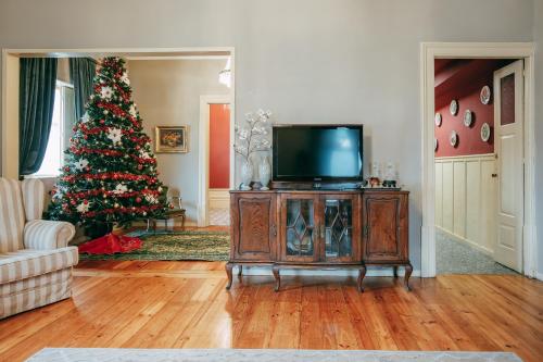 Télévision ou salle de divertissement dans l'établissement Vintage Beach House