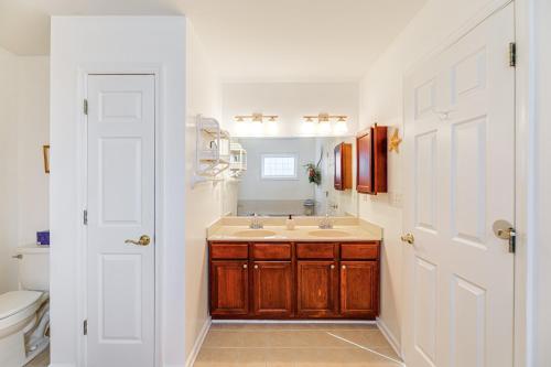 Imagine din galeria proprietății 8 Mi to Beach Ocean Pines Home Near Marina and Golf în Ocean Pines