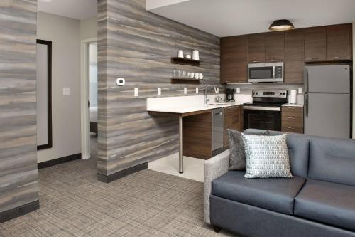 Residence Inn Doral Mall Area Image
