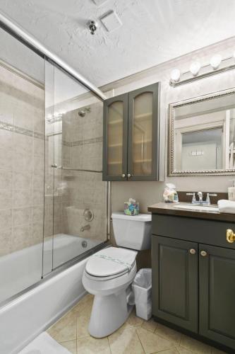 Koupelna v ubytování ORCHID SUITES - Historic Palm Beach Hotel Condominium