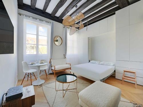 Modern getaway for two - Marais Place Vosges
