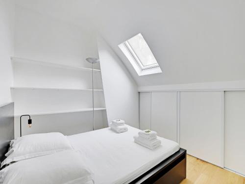 Nice 2 rooms refurbished - MOULIN ROUGE Pigallle - BAIL MOBILITE