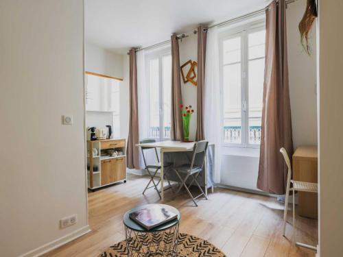 Chic appt for 2P - Oberkampf Père Lachaise