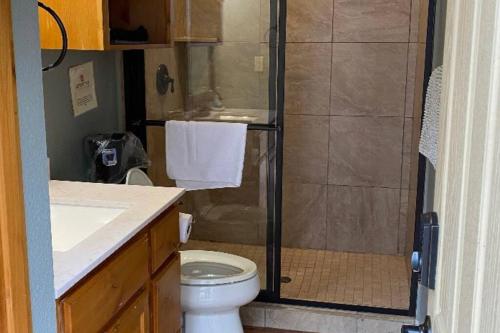 Foto dalla galleria di Waterfront Teepee 2 Red Fox a Seguin