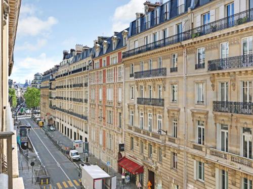 Elegant aprt- 2BDR 4P Close to the Champs Elysées