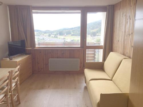 Studio rénové au cœur de la station proche pistes et lac - FR-1-814-18