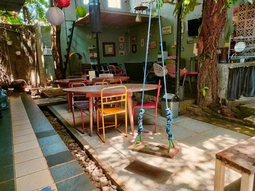 Ein Patio oder anderer Außenbereich in der Unterkunft Jeng Tini Guest House