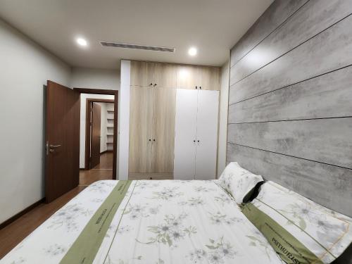 Postel nebo postele na pokoji v ubytování 3 Bedroom Tiện Nghi Tại The Matrix One