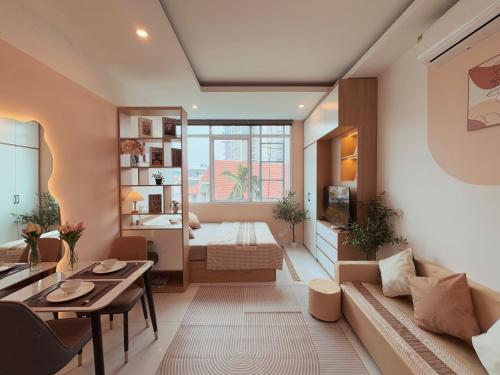 Posezení v ubytování The Little Hanoi - Super Central Apartment