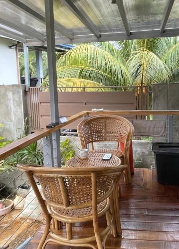 Μπαλκόνι ή βεράντα στο Cest La Vie in San Franz - Entire House with BBQ and Pool