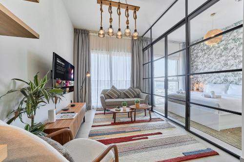 Elegant & Bright 1BR Getaway Near Dubai Hills Park