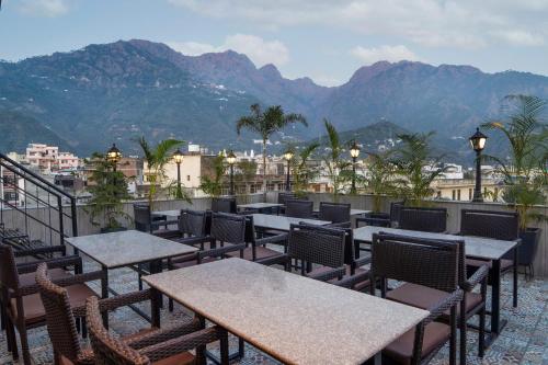 Ein allgemeiner Bergblick oder ein Berglick von des Hotels aus