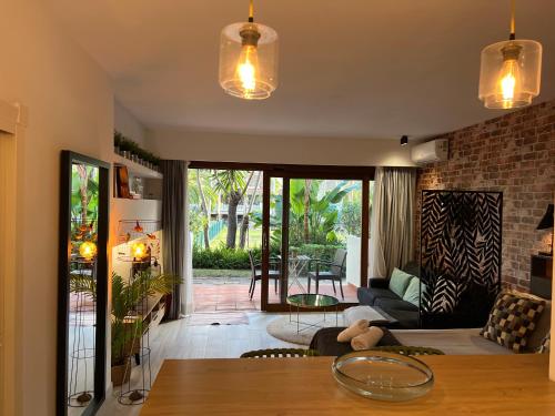PUERTO BANUS POL Suite y HADA Suite