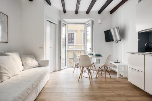 Just Urban Stays - Cozy 1-BR Apartment in Center - Steps M2 and M4 Metro