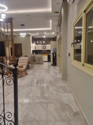 Fotografie z fotogalerie ubytování Duplex v destinaci Madīnat ash Shurūq