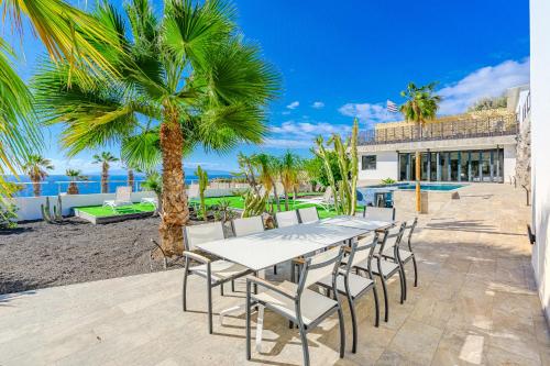 Villa CACTUS Tenerife sud piscine chauffée 10 personnes