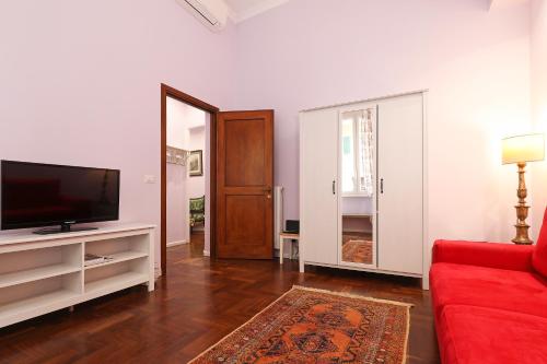 Arcudi Romance Home