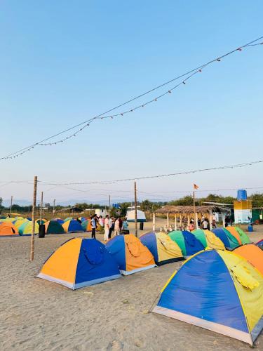 Fotografie z fotogalerie ubytování Alibaug Beach Camping Weekend Thrills v destinaci Thāl