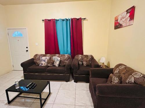 Gallery image of The Rest Stop- Gated Community-24 Hrs Security in Montego Bay