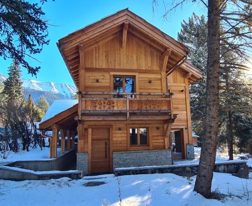 Chalet neuf Eterlou 130 m carrés 5 chambres 10 couchages à Serre Chevalier