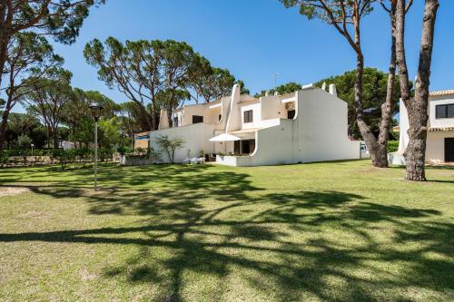 Vilamouratenis Sunscape by SAPvillas
