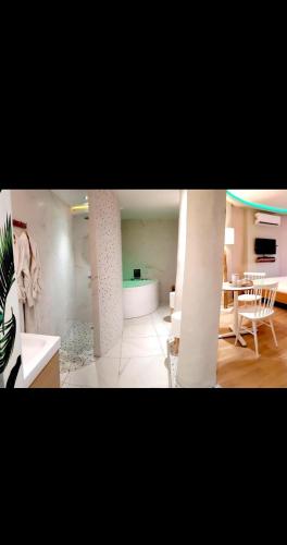 Dapur atau dapur kecil di Loveroom Andrée