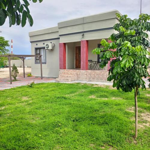 Κήπος έξω από το AYA Apartment
