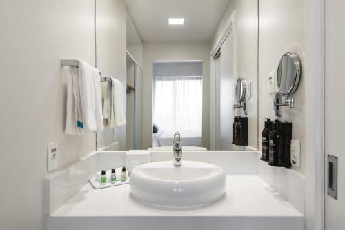 Un baño de Staybridge Suites São Paulo by IHG