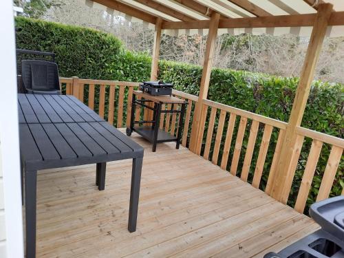 Photo de la galerie de l'établissement Mobil home charmant EMPL 521, aux Mathes
