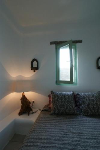Ένα ή περισσότερα κρεβάτια σε δωμάτιο στο Waterfront Villa with private pool