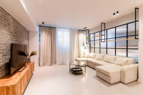 Katia's Central 3Bdr 3Bthr Aprt