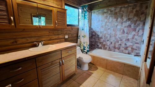 Koupelna v ubytování Cabinas Costa Tropicana