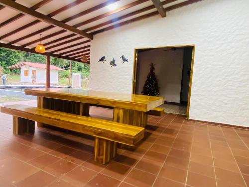 Fotografie z fotogalerie ubytování Cabaña con piscina para disfrute social y familiar v destinaci Chigorodó