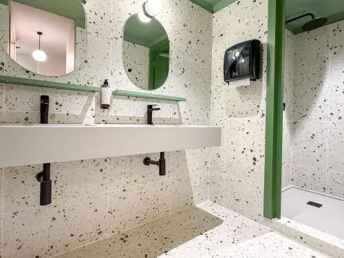 Coeo Hernan Ruiz Rooftop Pool Hostel photo 20