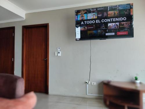 Televisyen dan/atau pusat hiburan di luxuri suite vista al rio