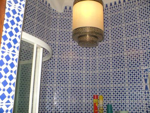 Koupelna v ubytování Riad Karmel Rose de Marrakech