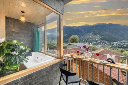 Nespecifikovaný výhled na hory nebo výhled na hory při pohledu z hotelu