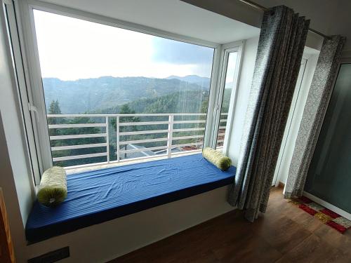 Nespecifikovaný výhled na hory nebo výhled na hory při pohledu z hotelu