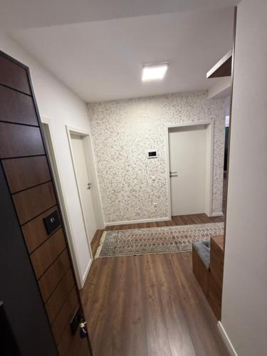 Fotografie z fotogalerie ubytování New Apartment 10th floor with view v destinaci Ferizaj