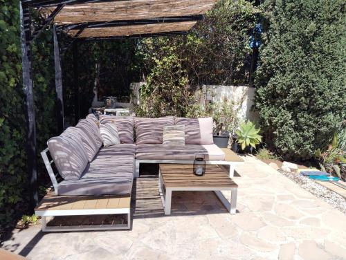 Photo de la galerie de l'établissement La Caleta - Maison 4 personnes - à 5 mns de L'Arenal, à Jávea