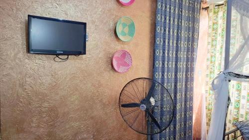 Μια τηλεόραση ή/και κέντρο ψυχαγωγίας στο Korona House Hotel