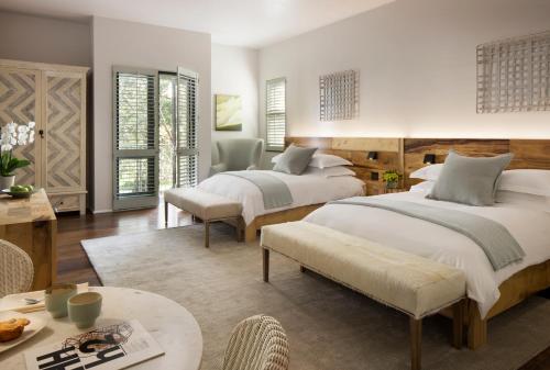 Кровать или кровати в номере Hotel Healdsburg