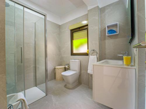 Ένα μπάνιο στο Villa GUACIMARA